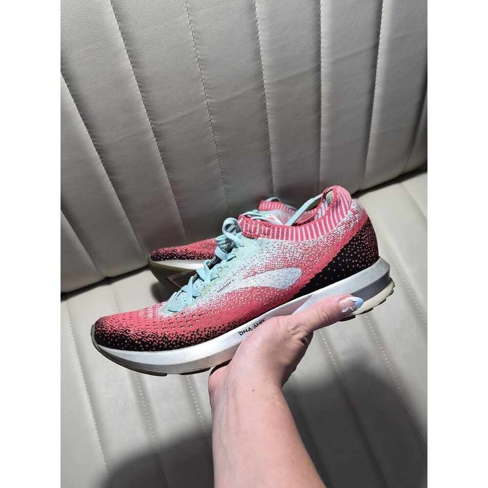 Brooks Women's Pink and Blue Trainers